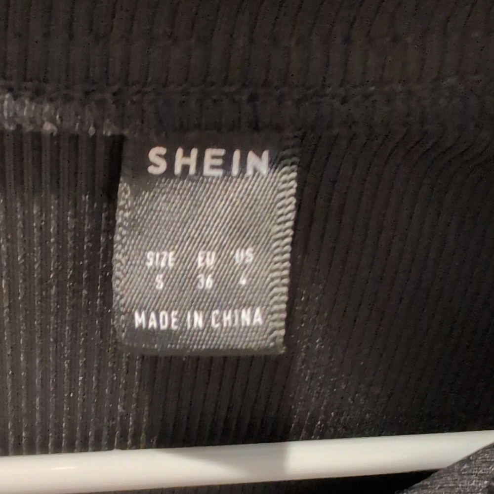 SHEIN Black Ribbed Top - Picture 2 of 3